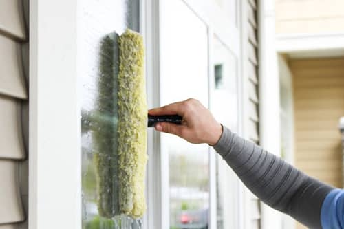 Holds Strip Applicator in cleaning windows.
